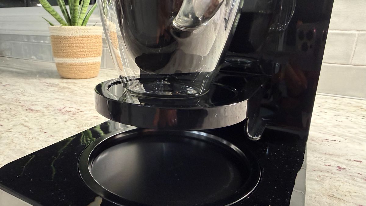 Braun OptiBrew Pro mug on platform