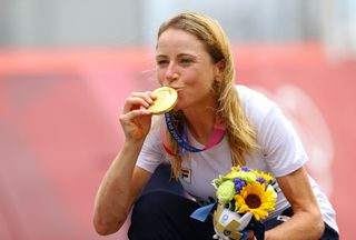 OYAMA JAPAN JULY 28 Annemiek van Vleuten of Team Netherlands kisses her gold medal after the Womens Individual time trial on day five of the Tokyo 2020 Olympic Games at Fuji International Speedway on July 28 2021 in Oyama Shizuoka Japan Photo by Tim de WaeleGetty Images