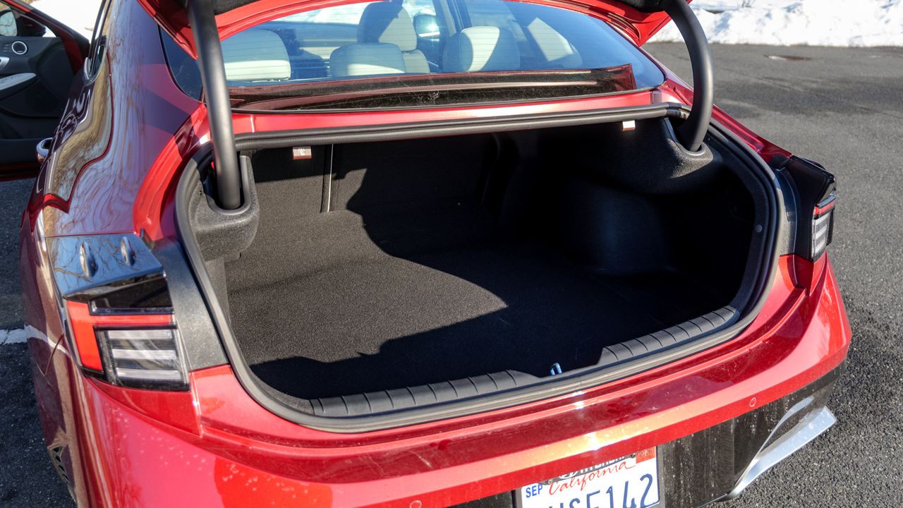 2026 Hyundai Sonata Hybrid review.