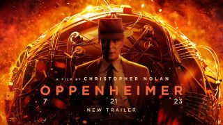 Filmpostern för storfilmen Oppenheimer, där Cillian Murphy står framför en färdigbyggd atombomb.