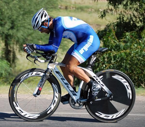Leandro Messineo (Argentina) finished 50 seconds off the pace in 11th place.