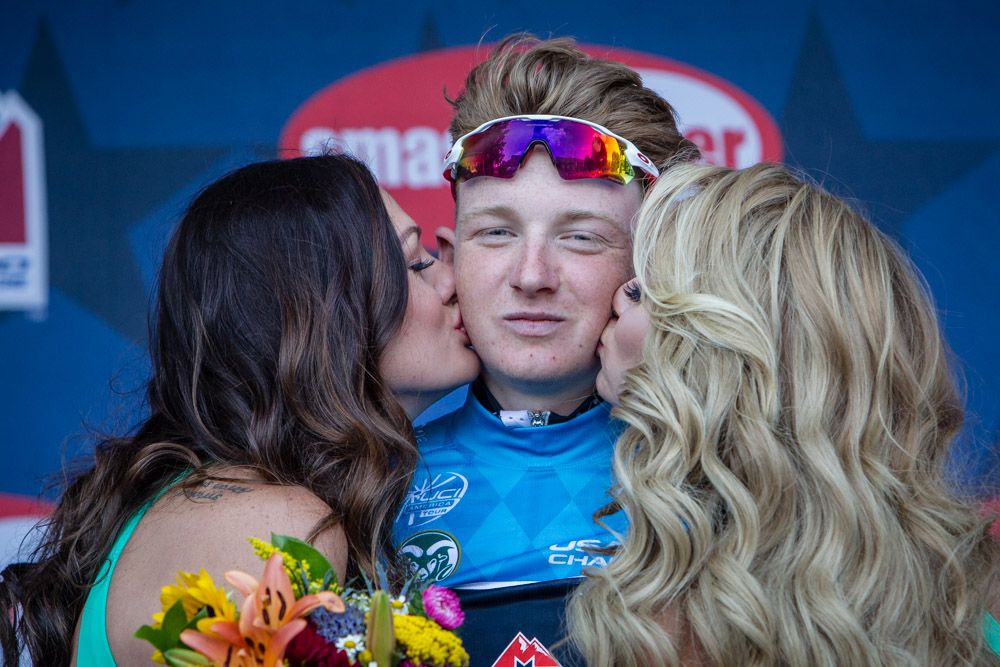 Tao Geoghegan Hart (Axeon) gets the best young rider jersey