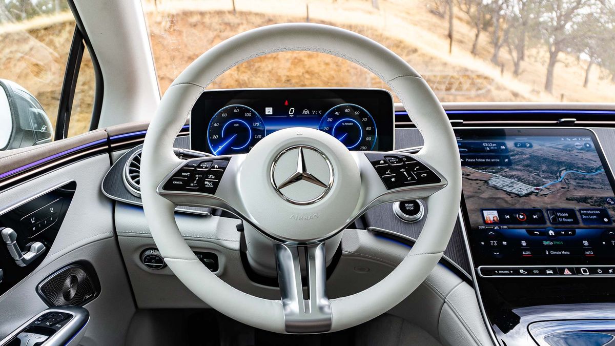 2023 Mercedes EQE review: The smaller, smarter luxury Mercedes | Tom's ...