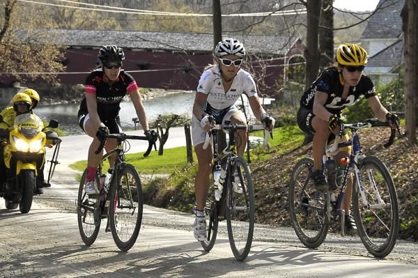 First chase group on Stage Road