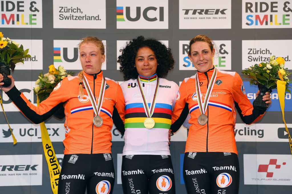 Ceylin Del Carmen Alvarado (Netherlands) captured the world title at the UCI Cyclo-cross World championships in D&uuml;bendorf, Switzerland
