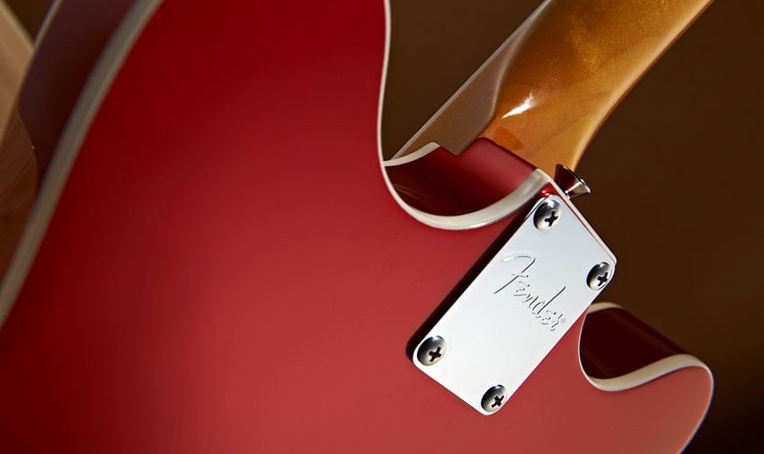 335 players won't find upper-fret access quite as comfortable