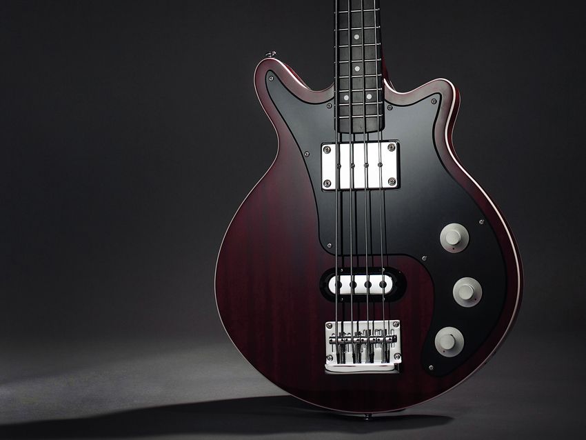 Red Special stylings for four-stringers