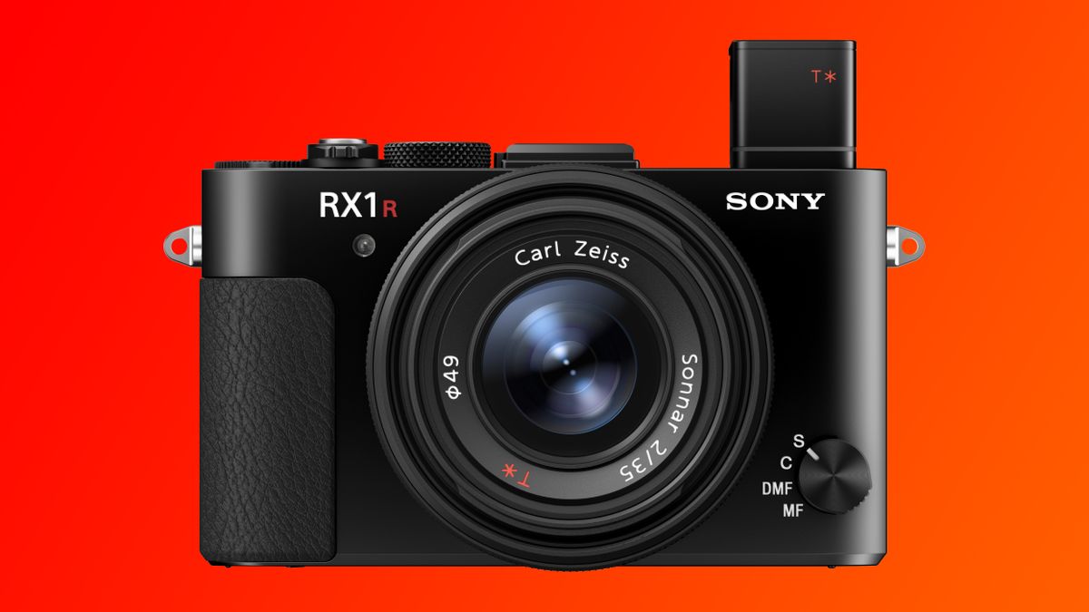 Sony's new RX1R II compact camera packs a mindboggling 42.4 megapixels