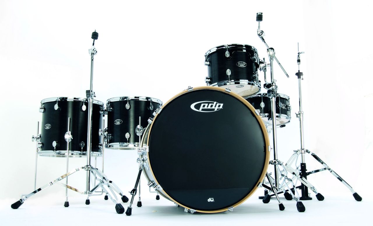 The all-maple shell is more than able to compete with the bass drum, but also works well at lesser volumes