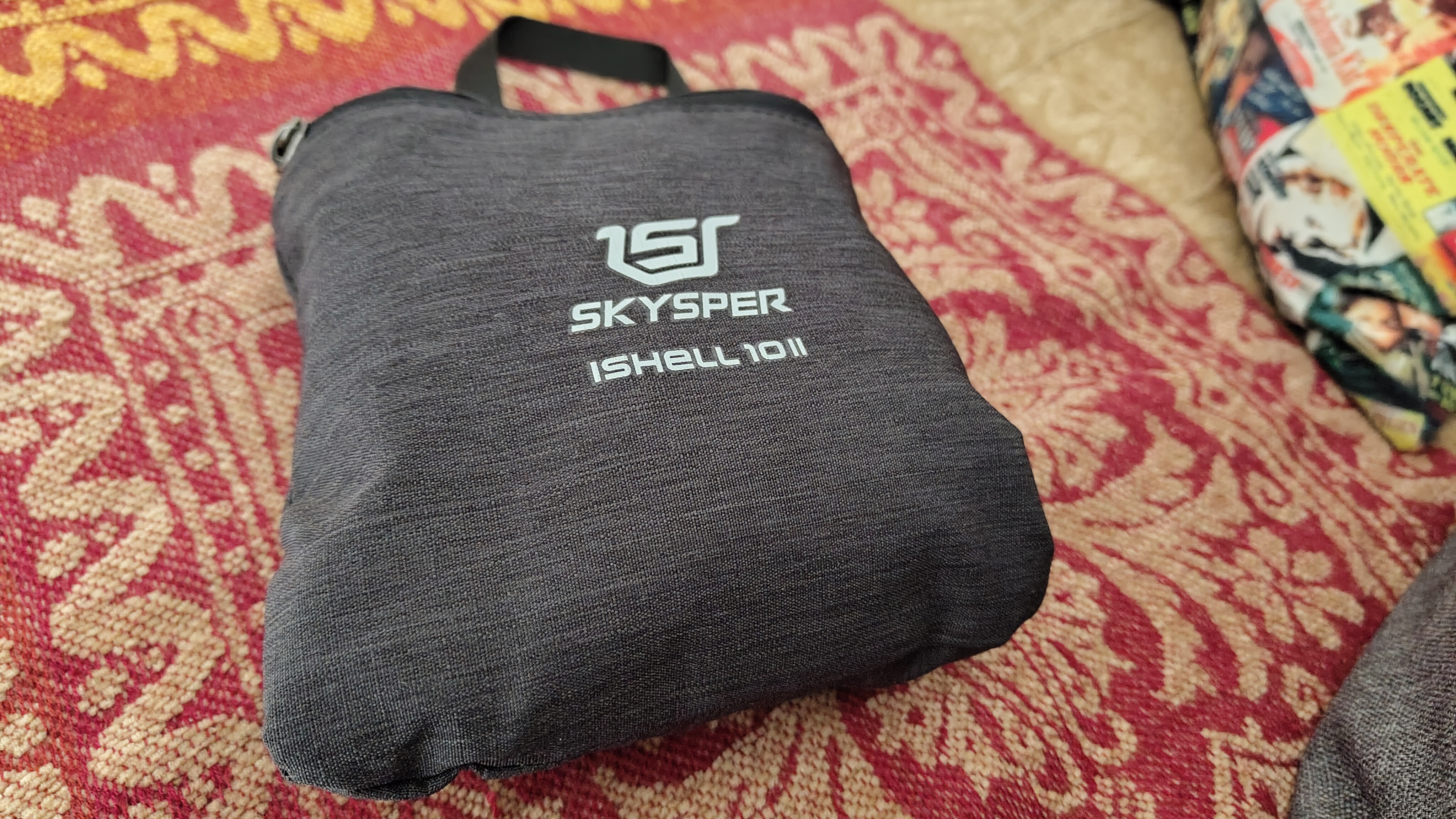 The Skysper foldable backpack in use