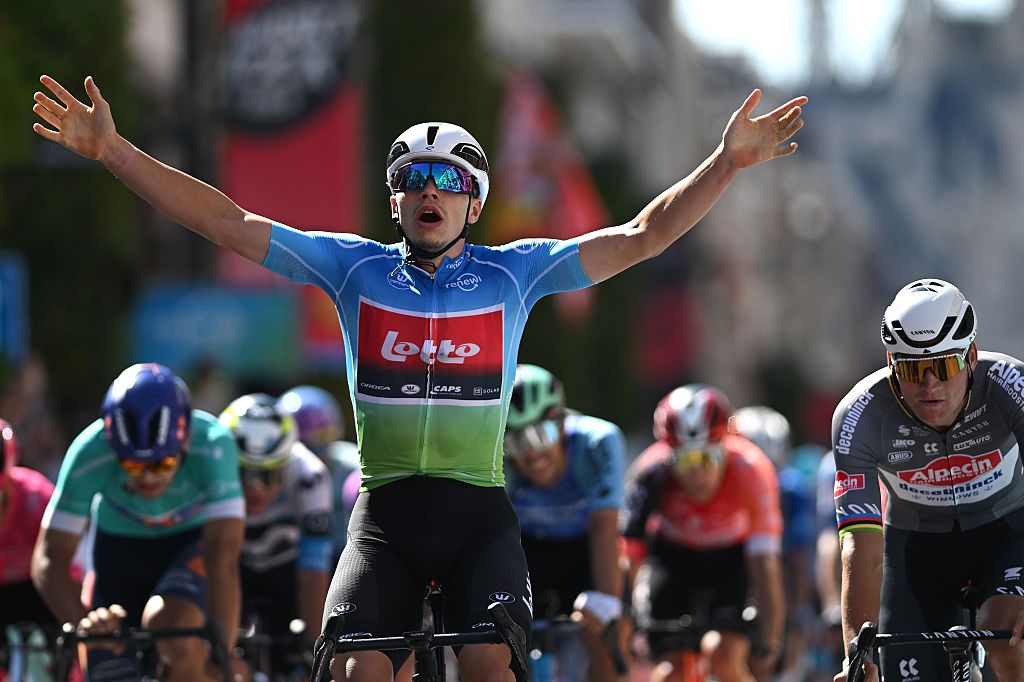 Arnaud De Lie wins the final stage and overall of the 2025 Renewi Tour
