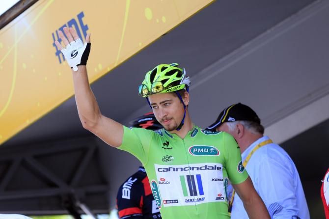 Points leader Peter Sagan (Cannondale) signs on for stage 9