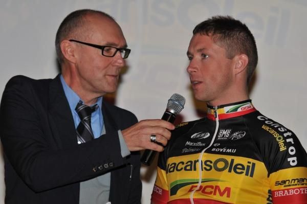 Commentator Michel Wuyts interviews Stijn Devolder