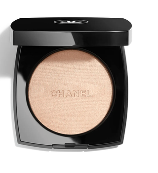 CHANEL Poudre Lumière Highlighting Powder in Ivory Gold