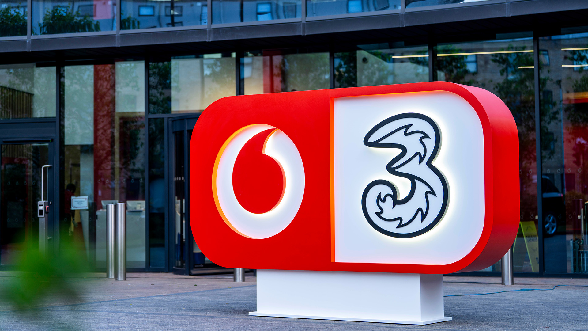 VodafoneThree logo