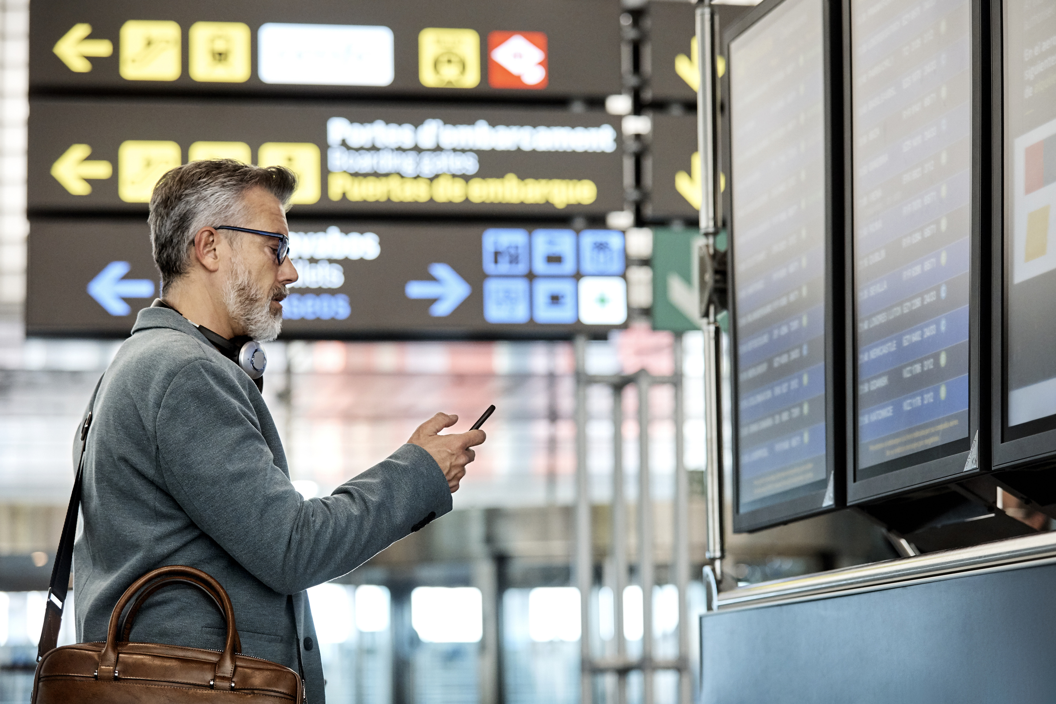 Best websites and apps to save on airfare