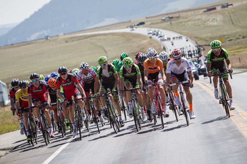Teams come to the front to chase the break