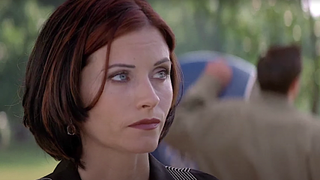 Gale Weathers is shown in Scream 2. Screenshot