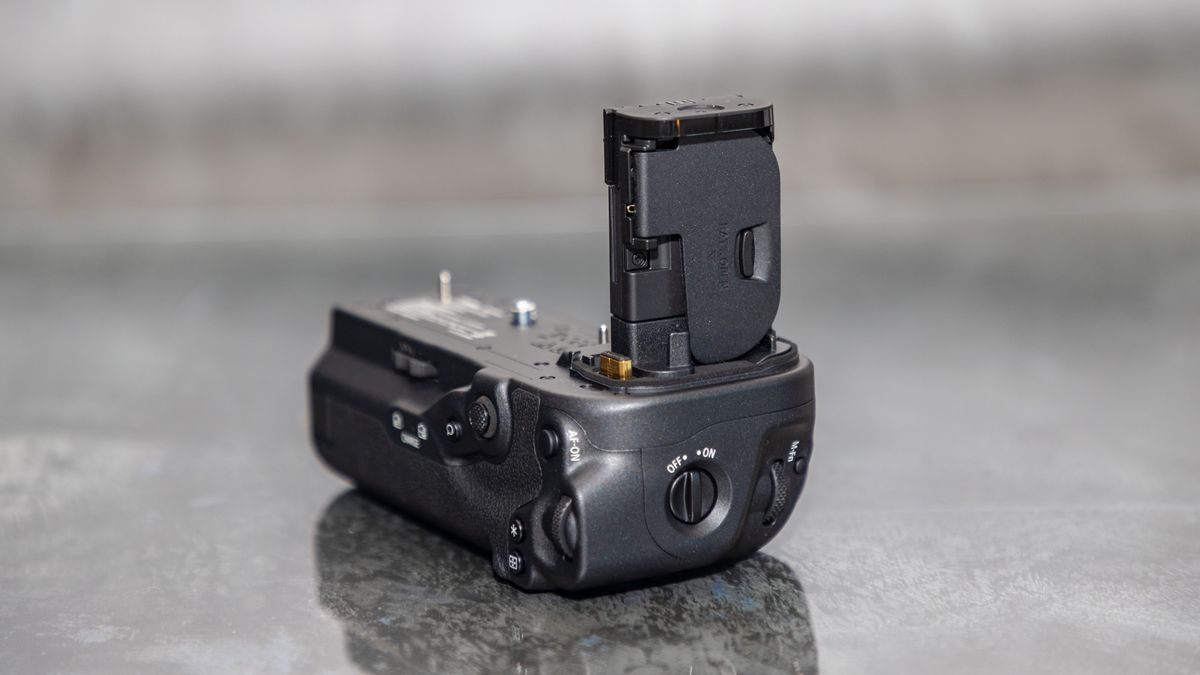 Canon BG-R20 Battery Grip for Canon EOS R5 Mark II
