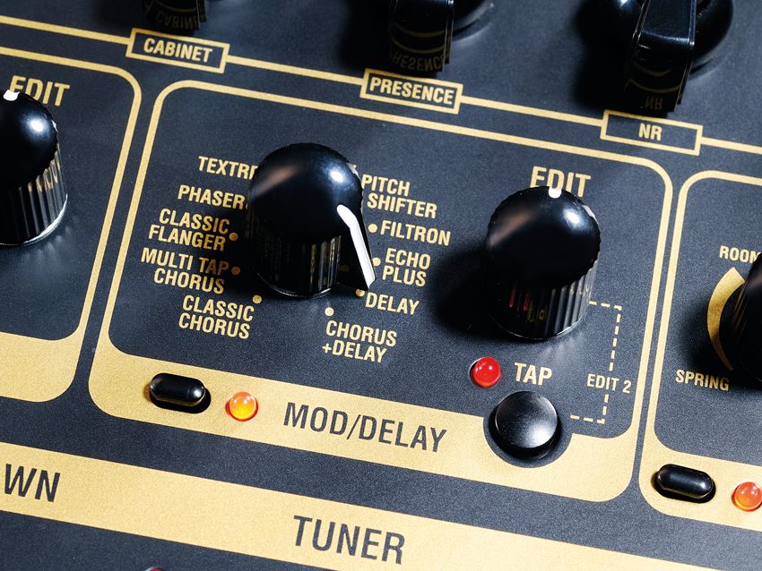 11 modulation and delay effects are adjustable by a rotary knob