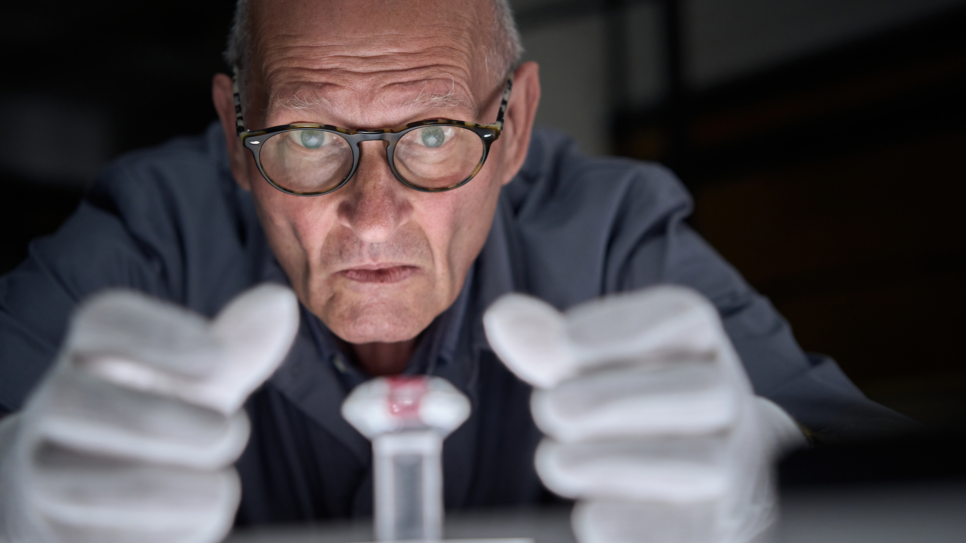 TV Tonight Chaim Dan (Paul Bentall) looks at a diamond on display in Van Der Valk