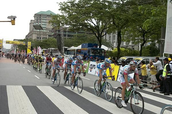 The field had to complete two laps of a curcuit around Putrajaya before finishing stage six.