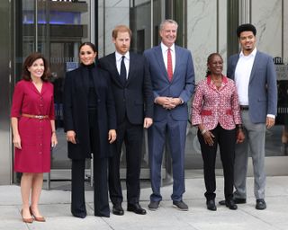 Governor Kathy Hochul, Meghan, Duchess of Sussex, Prince Harry, Duke of Sussex, Mayor Bill de Blasio, Chirlane McCray, and Dante de Blasio visit One World Observatory on September 23