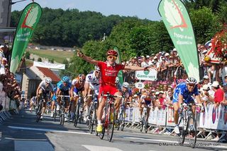 Samuel Dumoulin (Cofidis, Le Credit En Ligne) wins the Tour du Limousin's second stage.