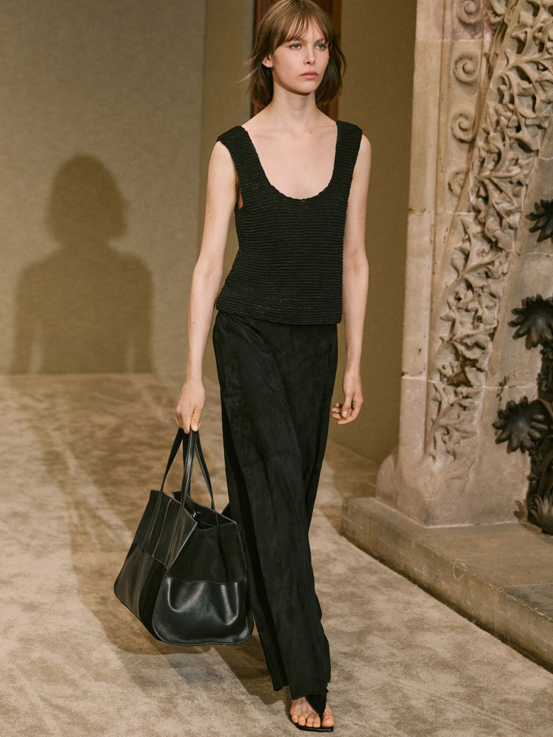 Massimo Dutti S/S 25 Limited Edition Collection runway look.