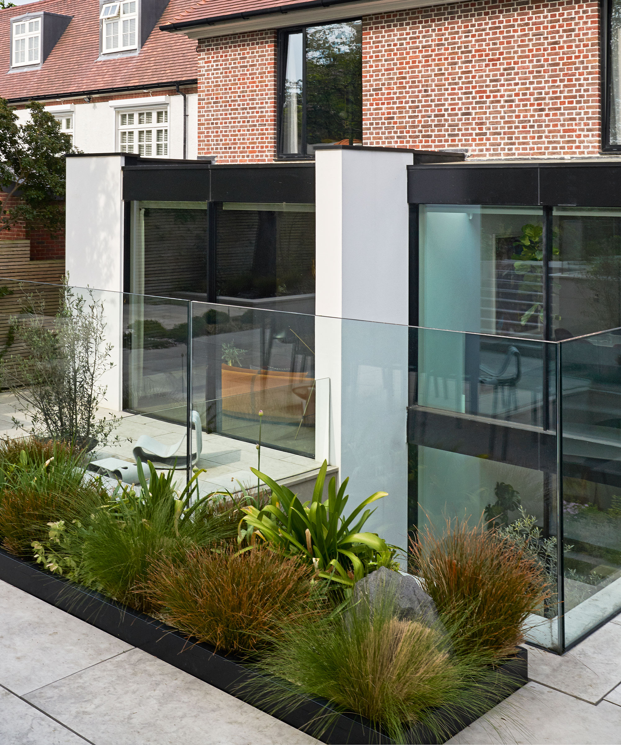 Flower bed ideas for a modern garden