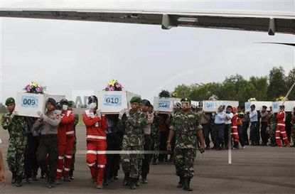 30 bodies recovered from AirAsia Flight 8501