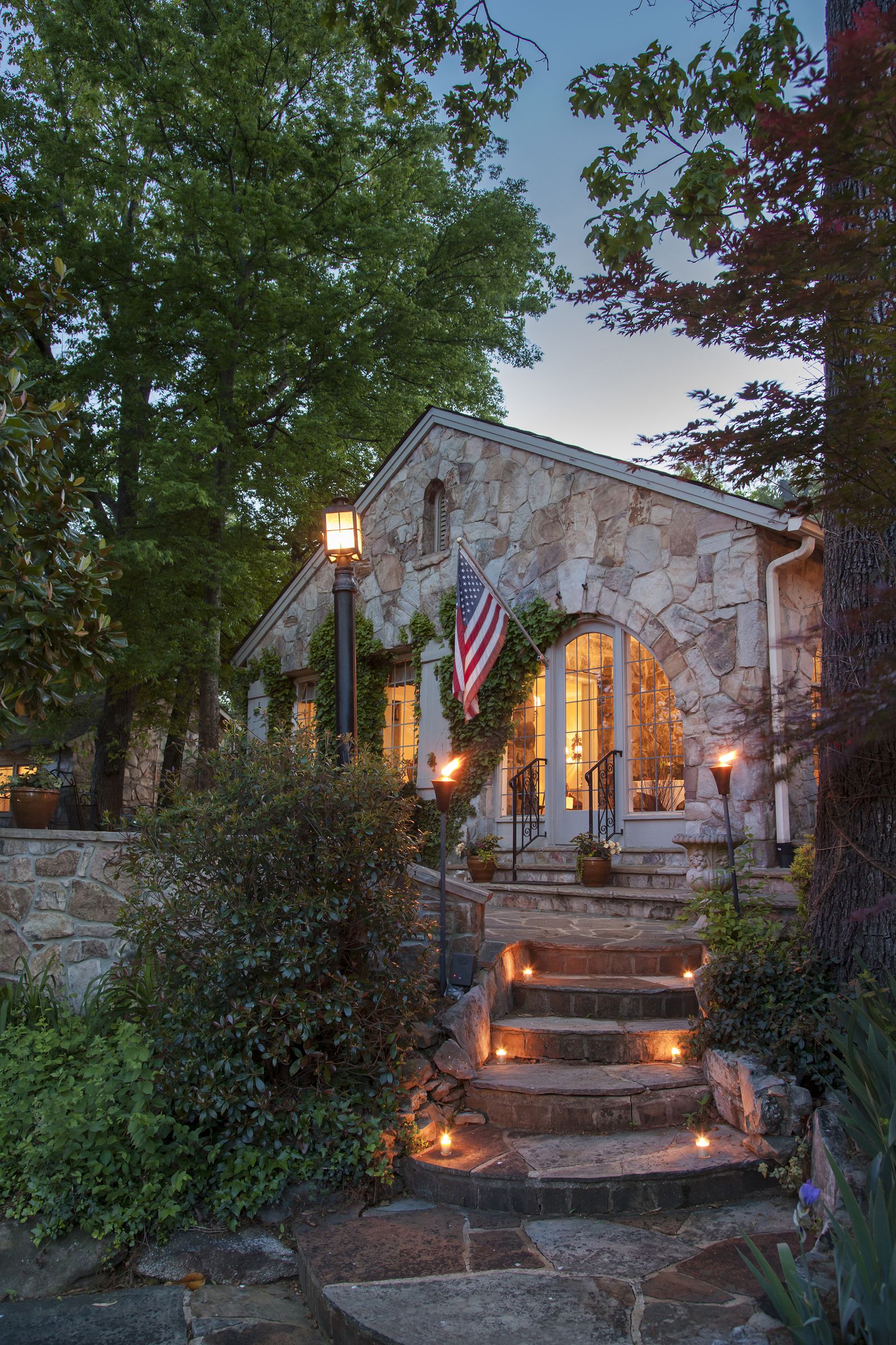 Front yard lighting ideas 10 ways to illuminate your garden Homes & Gardens