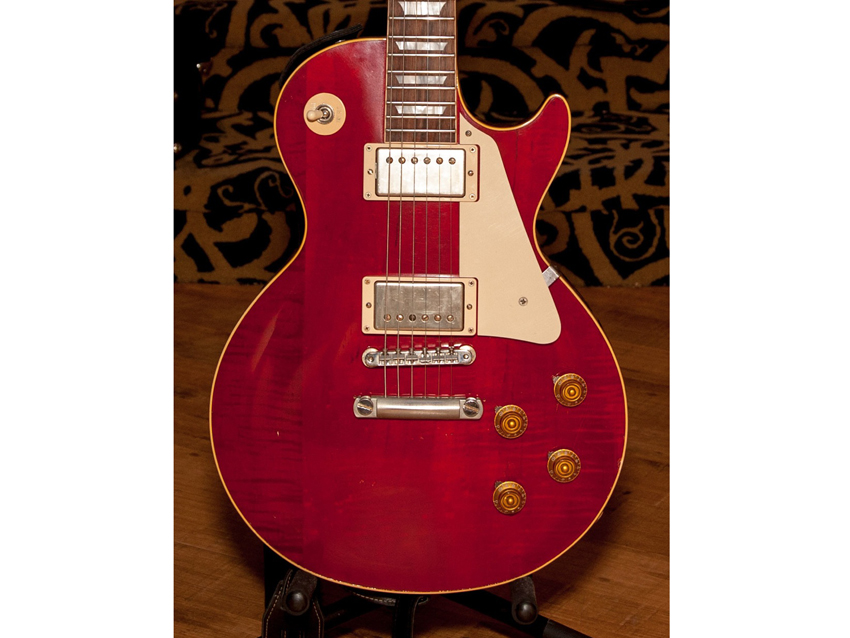 "Lucy" : La Gibson Les Paul Harrison-Clapton