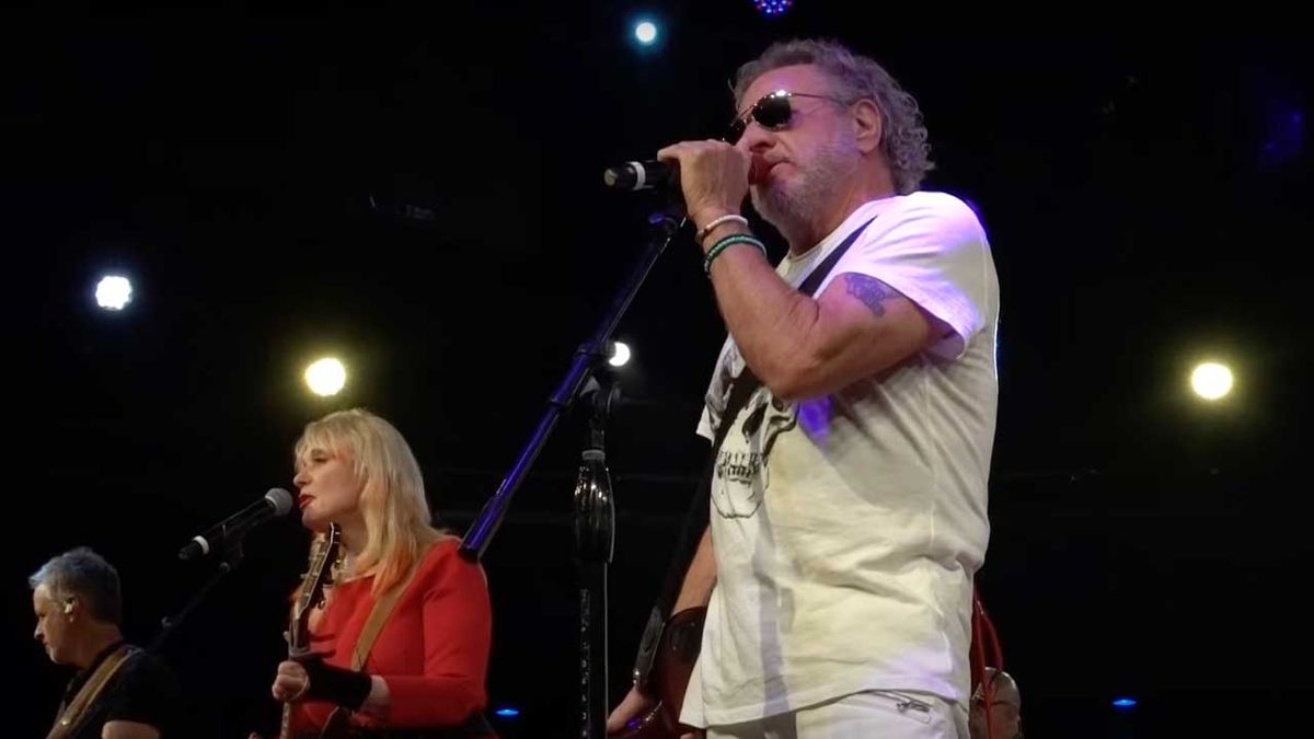 Sammy Hagar and Nancy Wilson onstage