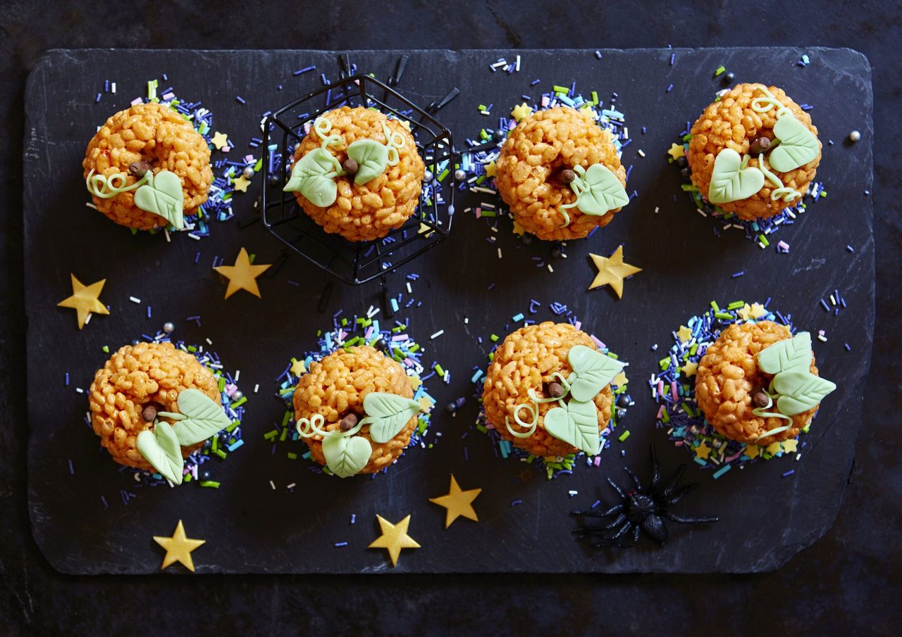 halloween rice krispie pumpkins