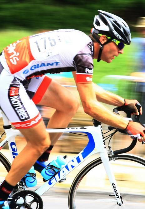 Ryan Mele (Stan's notubes p/b Proferrin) had an active day, making a few breaks.