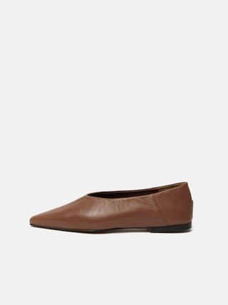 Flat, pointed ballerinas from Linnie | Tan