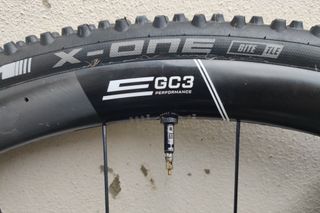 Image shows the HED Emporium GC3 Performance wheels