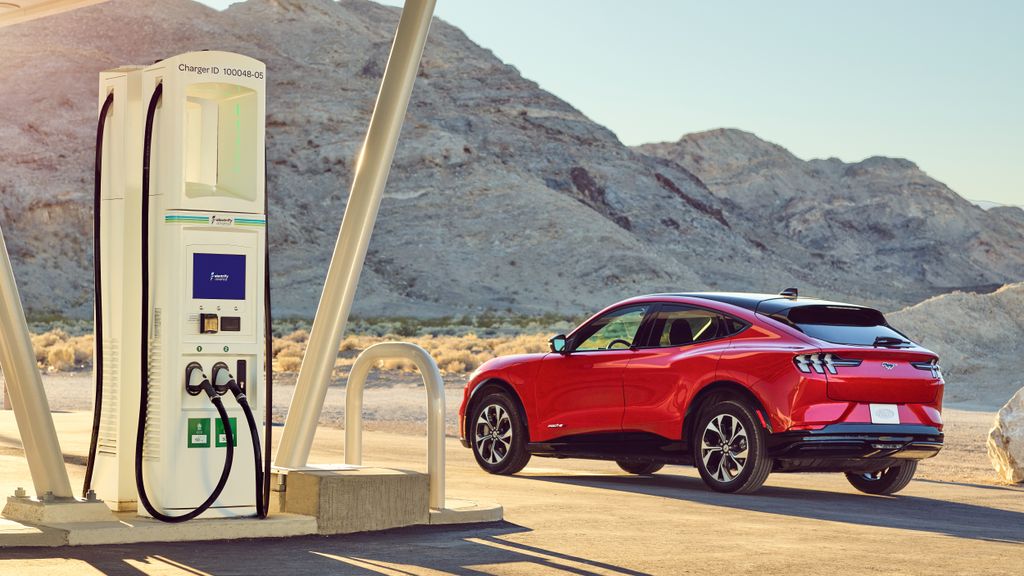 treat-your-electric-car-to-a-labor-day-deal-with-free-charging-all