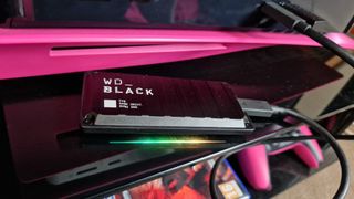 WD_Black P40 in situ working with a pink PS5
