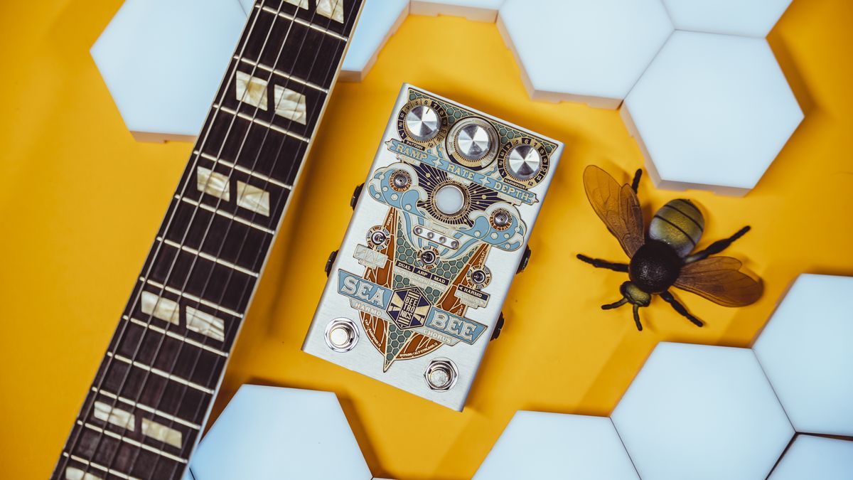 Beetronics unleashes a different approach to a chorus pedal with the Seabee Harmochorus
