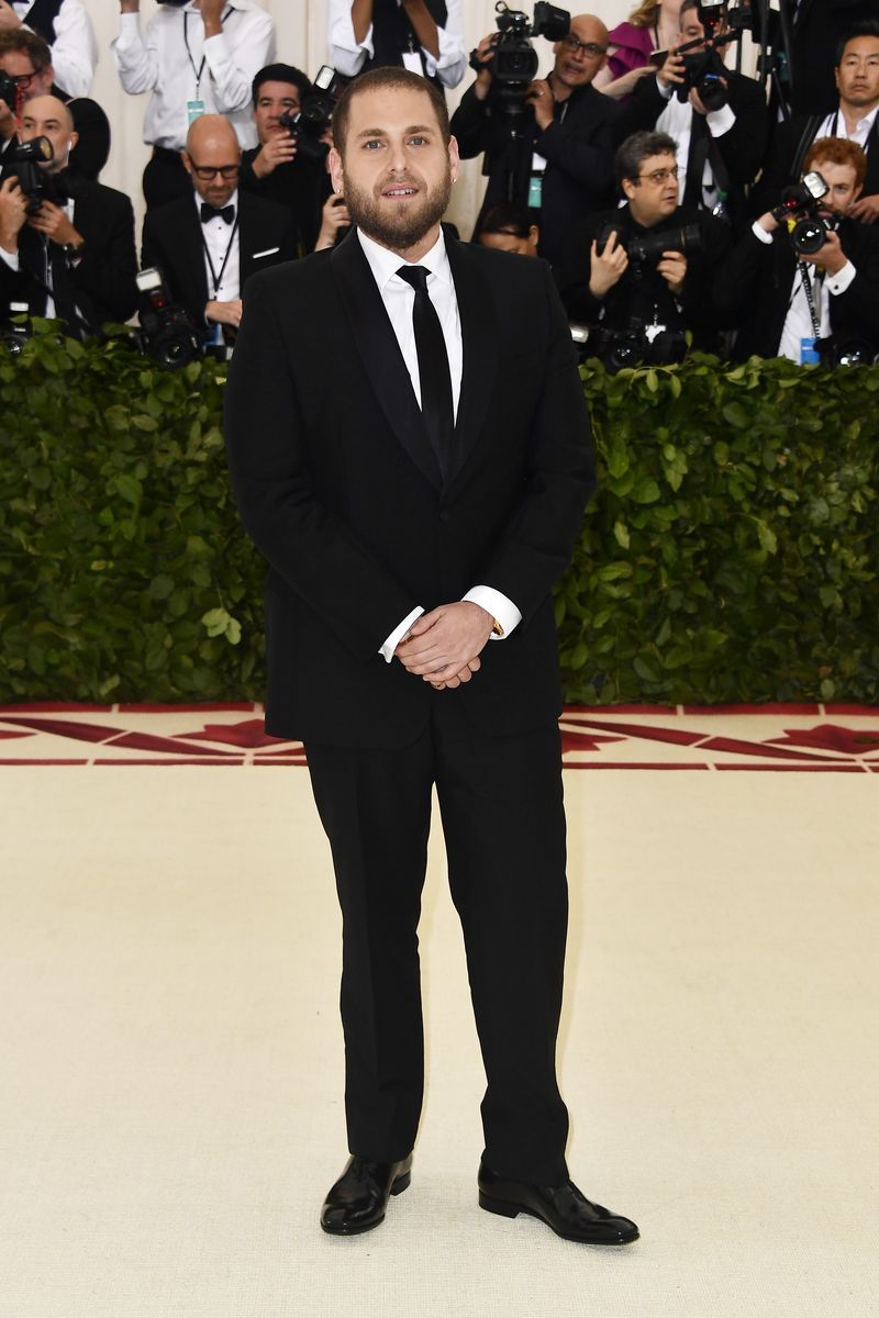 Suit, Formal wear, Red carpet, Tuxedo, Carpet, Fashion, Event, Flooring, Premiere,