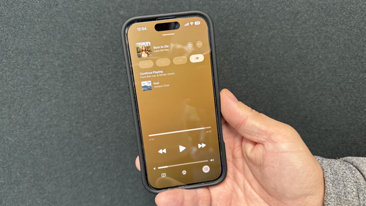 Automix is the Apple Music feature that made me love listening to music on my iPhone again