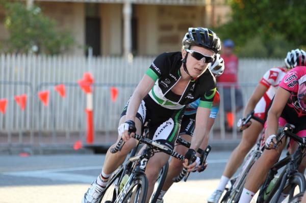 Overall series winner on points, Judith Arndt (GreenEDGE-AIS) in the bunch.
