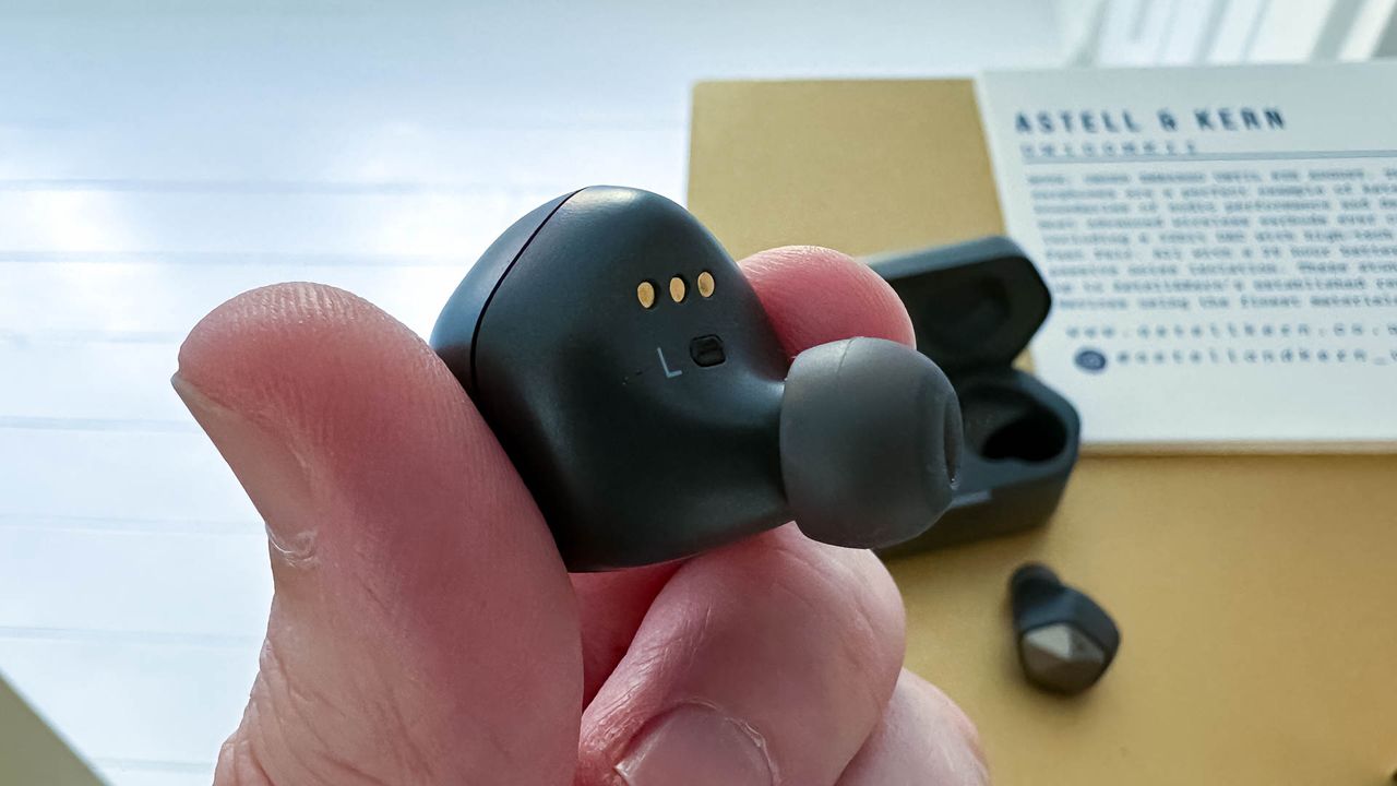 Astell&amp;Kern UW100 MK II hands-on shots