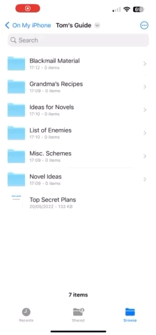 GIF-файл, показывающий, как выбрать несколько элементов списка в iOS.