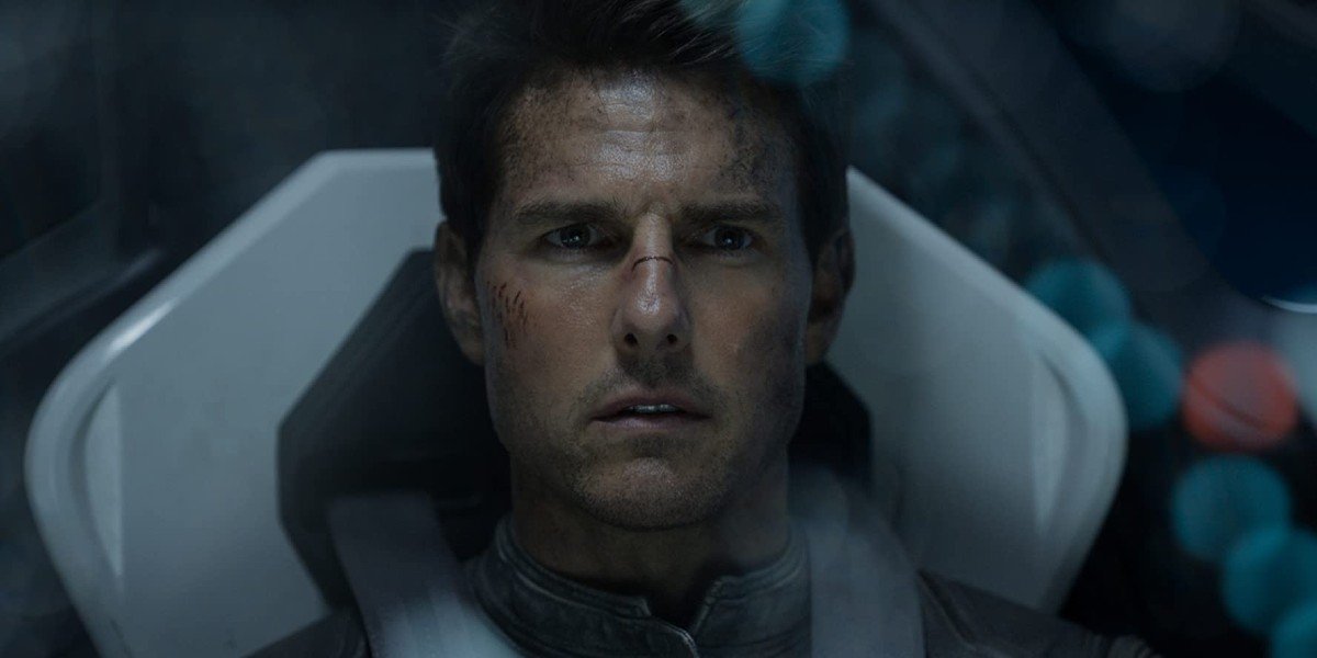 Tom Cruise in Oblivion