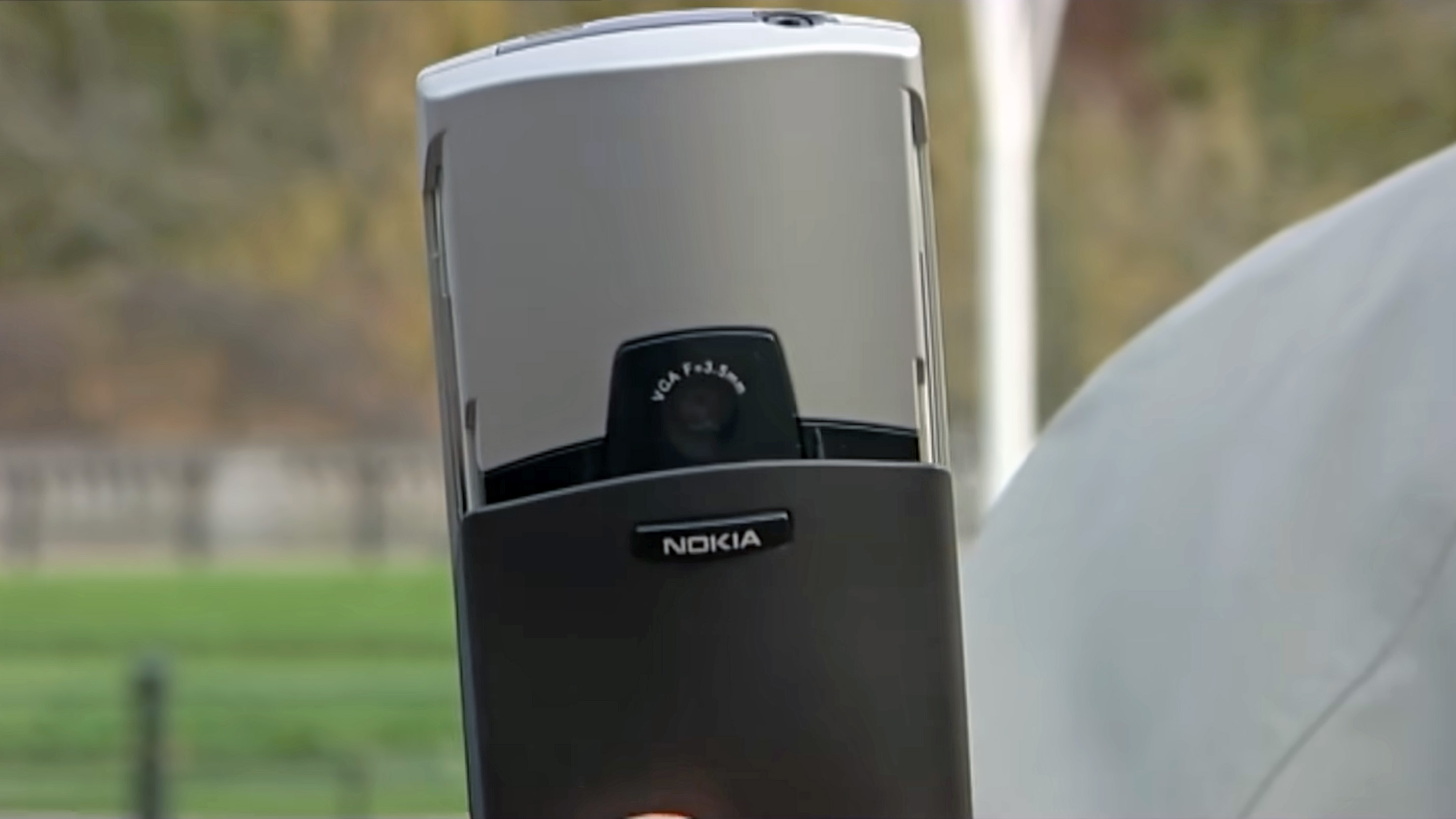 Nokia 7650 phone in 2001 BBC news report