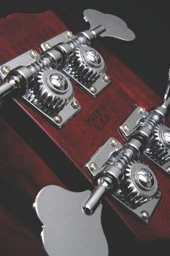 Open gear 'Shamrock' tuners ensure the vintage vibe is maintained