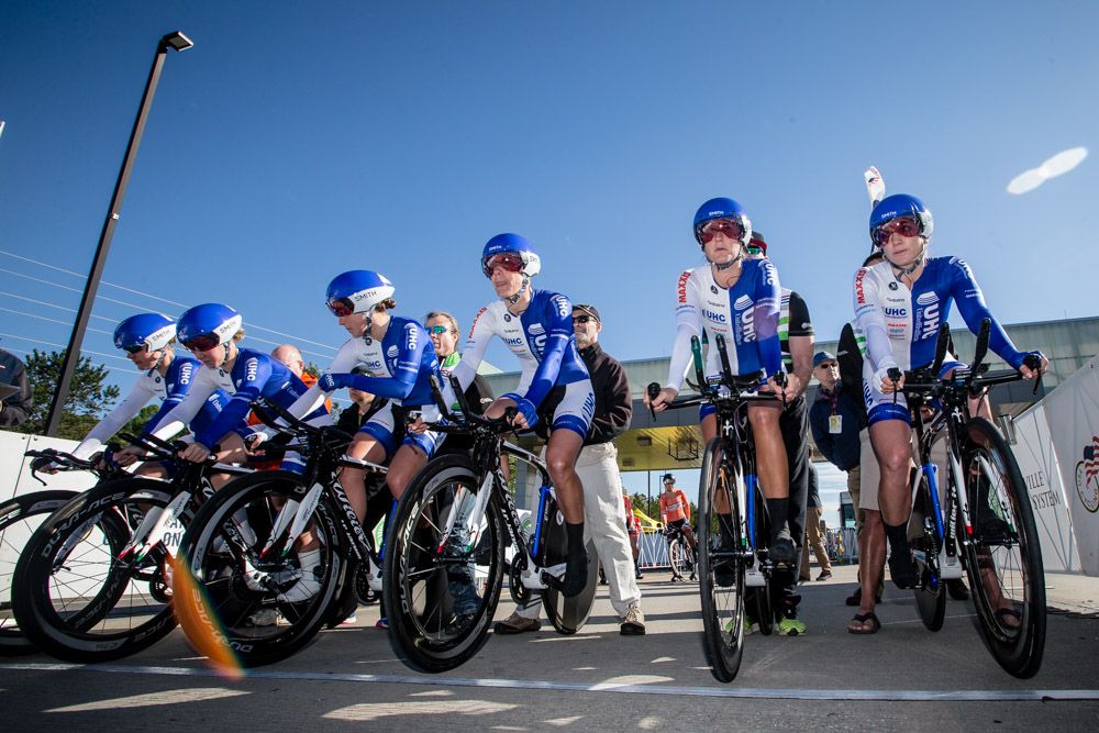 UnitedHealthcare women take to the start line.